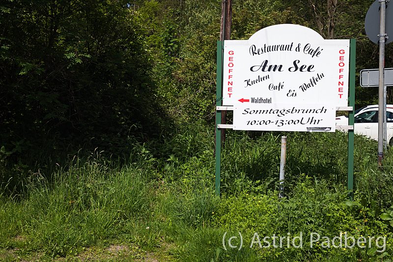 Hinweisschild zum Waldhotel