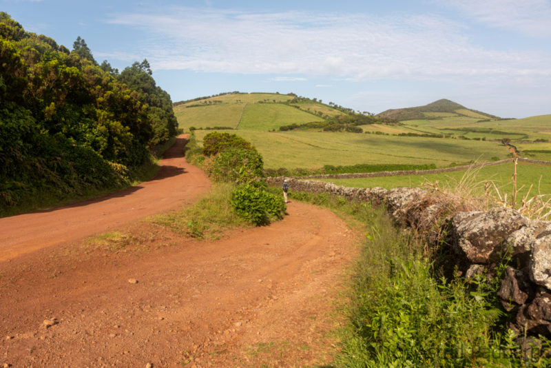 Weg nach Ponta Rosais