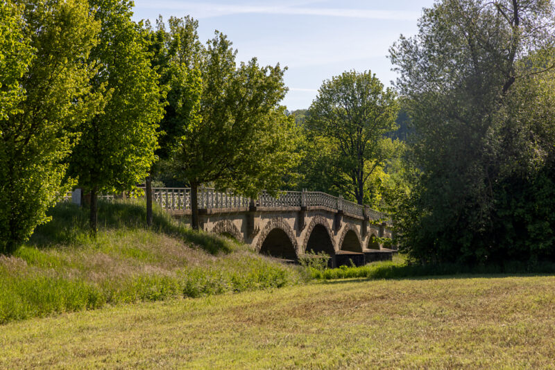 Historische Brücke über die Elster in Crossen