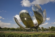 Floralis Guenerica