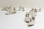 Untitled Accumulation, 1962-1963, 10 Paar Absatzschuhe, genähter und gefüllter Stoff und Farbe, Yayoi Kusama