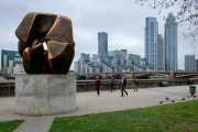 Henry Moore am Themseufer
