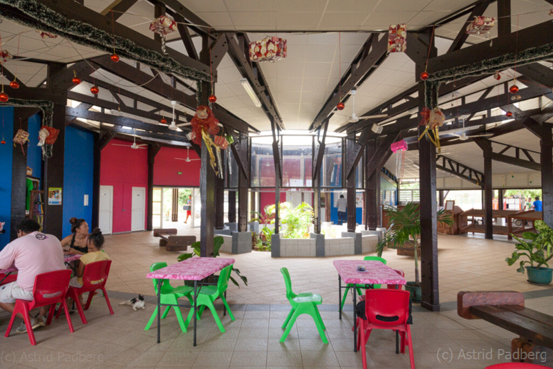Nuku Hiva, Airport