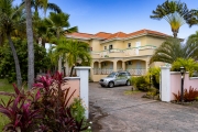 Tropical Mansion Suites