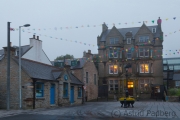 Stromness im Abendnebel