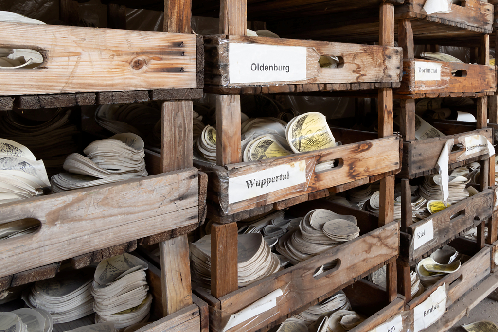 Porzellanwerk Annaburg, Aufkleber für Stadtteller