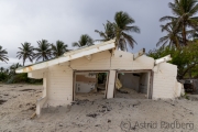 Verfallene Bungalows am Strand