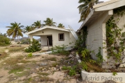 Verfallene Bungalows am Strand