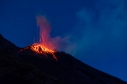 Stromboli bei Nacht